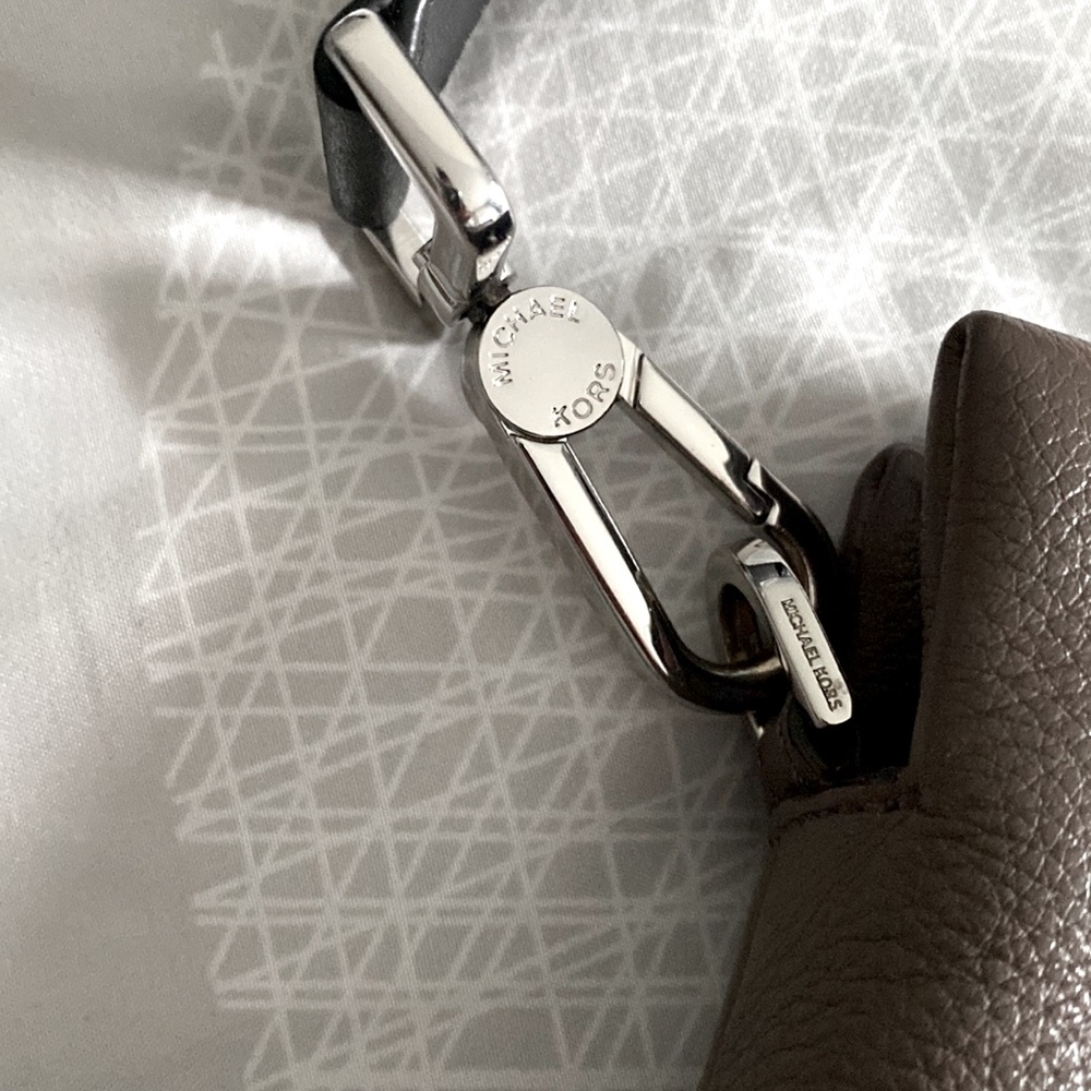 Michael Kors leather shoulder bag - Picture 8 of 11